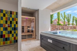 Spa - Fulop Panzio-Blue Dragonfly Room, Révfülöp, Hungary (Révfülöp)