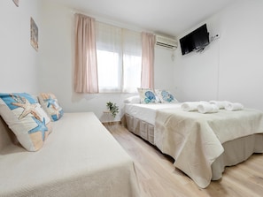 1 habitación, internet y ropa de cama