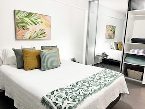 2 chambres, fer et planche à repasser, lit parapluie, Wi-Fi gratuit
