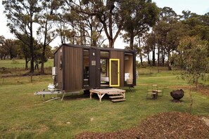 Exterior - Paddock & Peak by Tiny Away (Wesburn)