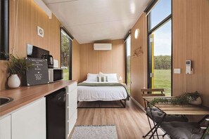 1 dormitori i roba de llit 