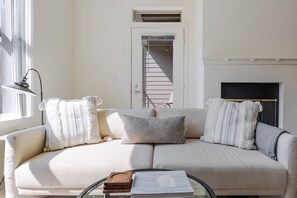 Télévision, chaîne hi-fi