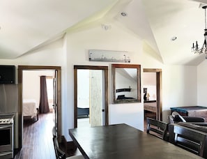 2 habitaciones, escritorio, tabla de planchar con plancha y wifi gratis