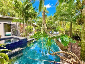 Outdoor pool, a heated pool - Award Winning Home! BBQ-Heated Pool-2 miles from beach (Fort Lauderdale)