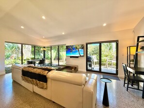 Smart-TV, Tischtennisplatte