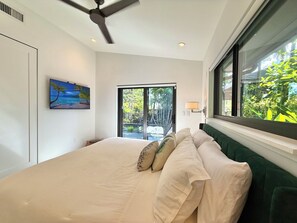 4 makuuhuonetta, silitysrauta/-lauta, vauvan matkasänky, Wi-Fi