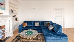 Smart TV - Stunning Beachfront Apartment (Bexhill)