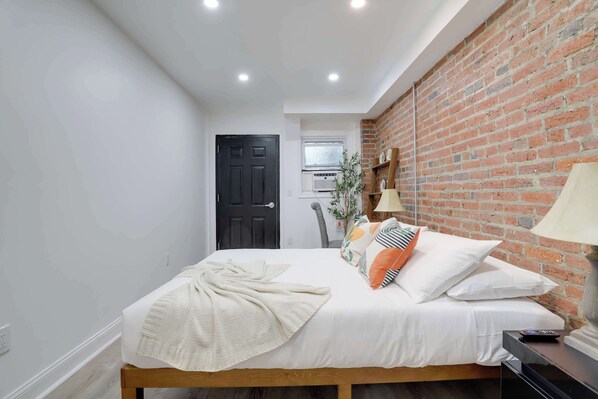 1 habitación, tabla de planchar con plancha, wifi y ropa de cama