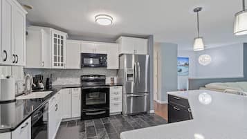 Mikroaaltouuni, uuni, astianpesukone