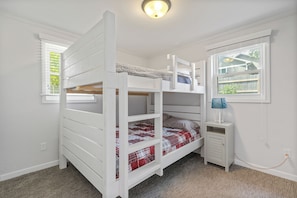 4 bedrooms, WiFi, bed sheets
