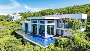 Luxury Villa, 3 Bedrooms, Ocean View | Premium bedding, memory foam beds, minibar, in-room safe - World Tea Resort Nha Trang - Formerly Paradise Resort (Nha Trang)