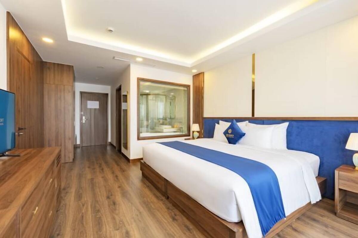 Ropa de cama de alta calidad, colchones con efecto memoria y minibar