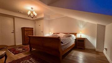 Deluxe Double Room | Laptop workspace, blackout drapes, soundproofing, iron/ironing board