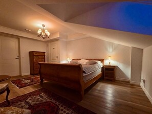 Deluxe Double Room | Laptop workspace, blackout drapes, soundproofing, iron/ironing board - Laxå Herrgårdhotell (Laxå)