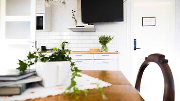 Deluxe-dobbeltværelse | Arbejdsområde til bærbare computere, mørklægningsgardiner, lydisolering