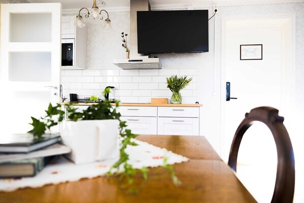 Deluxe Double Room | Laptop workspace, blackout curtains, soundproofing, iron/ironing board