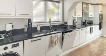 2 bedroom accommodation in Deal