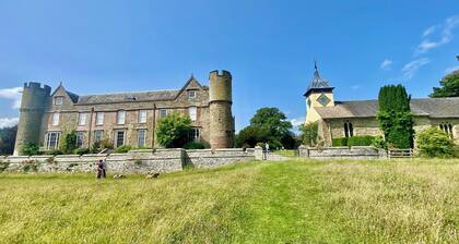 2 bedroom accommodation in Leominster