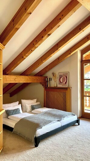 3 bedrooms, desk, iron/ironing board, travel cot