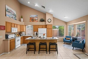 Fridge, microwave, oven, stovetop - Sunrise Mountain | Outdoor Oasis, Hot Tub, Close to Hiking (Mesa)