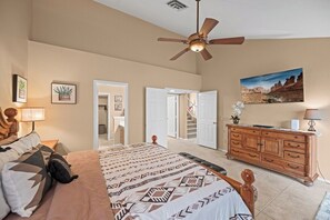 3 slaapkamers, een strijkplank/strijkijzer, wifi, beddengoed