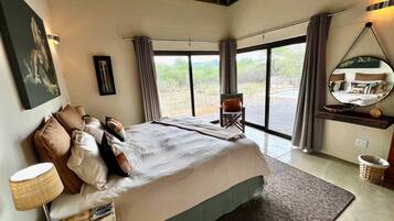 3 bedrooms, iron/ironing board, WiFi (free), bed sheets