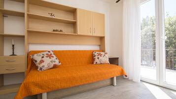 Apartment | Living room | Fireplace