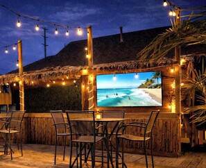 Outdoor dining - Family Retreat with 11BR 26 Beds (San Diego)