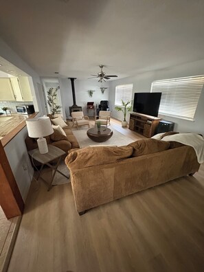 Smart TV, fireplace, offices