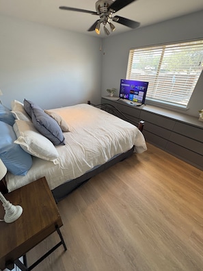 3 bedrooms, iron/ironing board, WiFi, bed sheets