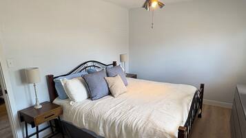 3 bedrooms, iron/ironing board, WiFi, bed sheets