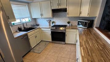 Microwave, oven, stovetop, dishwasher