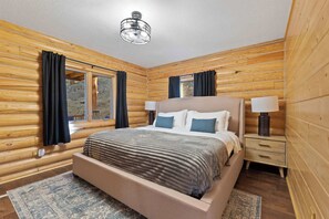 5 bedrooms, desk, iron/ironing board, travel crib - Luxury Cabin Retreat w/ Epic Views & Game Room (Estes Park)