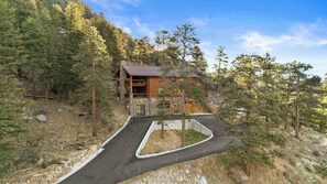 Exterior - Luxury Cabin Retreat w/ Epic Views & Game Room (Estes Park)
