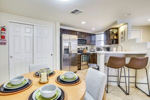 Fridge, microwave, stovetop, dishwasher