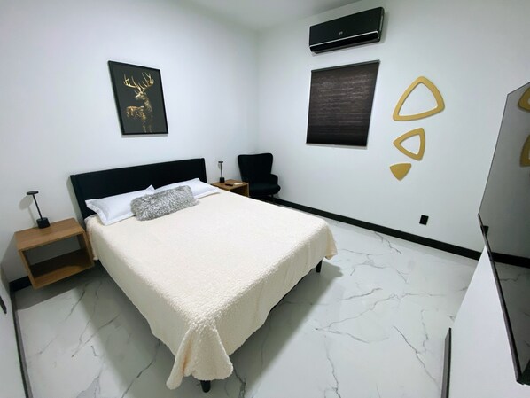 2 bedrooms, iron/ironing board, WiFi, bed sheets