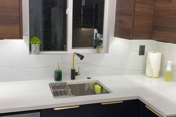 Mikrowelle, Ofen, Herdplatte, Geschirrspüler