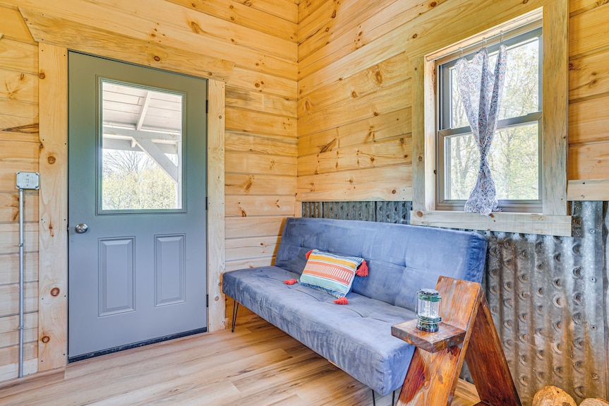 'Fins & Flowers' Lewiston Cabin W/ Trout Fishing! - Minnesota
