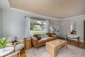 Smart TV, video games, table football, books - Tribe + Vibe In Downtown CDA Modern Comfort And Fun For You & Your Crew (Coeur d'Alene)