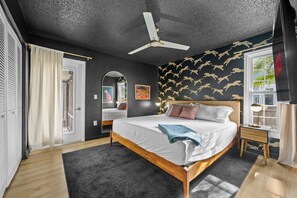 4 bedrooms, desk, iron/ironing board, travel crib