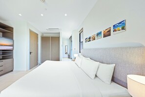 2 bedrooms, travel cot, free WiFi, bed sheets