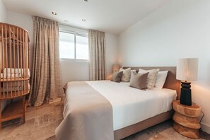 4 bedrooms, iron/ironing board, travel crib, free WiFi