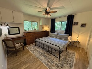 4 makuuhuonetta, silitysrauta/-lauta, Wi-Fi, vuodevaatteet