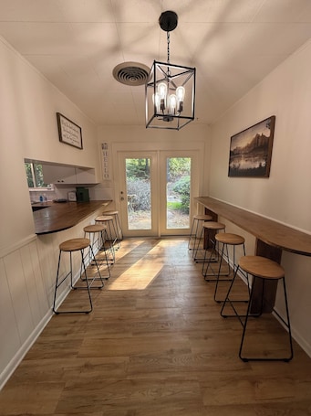 Dining. Darbonne Ranch House - 12 beds!