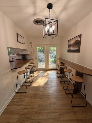 Darbonne Ranch House - 12 beds!