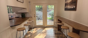 Darbonne Ranch House - 12 beds!