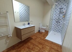 Handtücher, Seife, Toilettenpapier