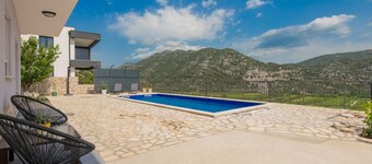 Villa Vega - Makarska by Villas Guide