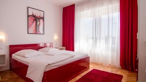 3 عدّة غرف نوم ومكواة/لوح كي وواي فاي مجانًا وملاءات أسرّة