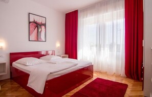 3 habitaciones, tabla de planchar con plancha y wifi gratis